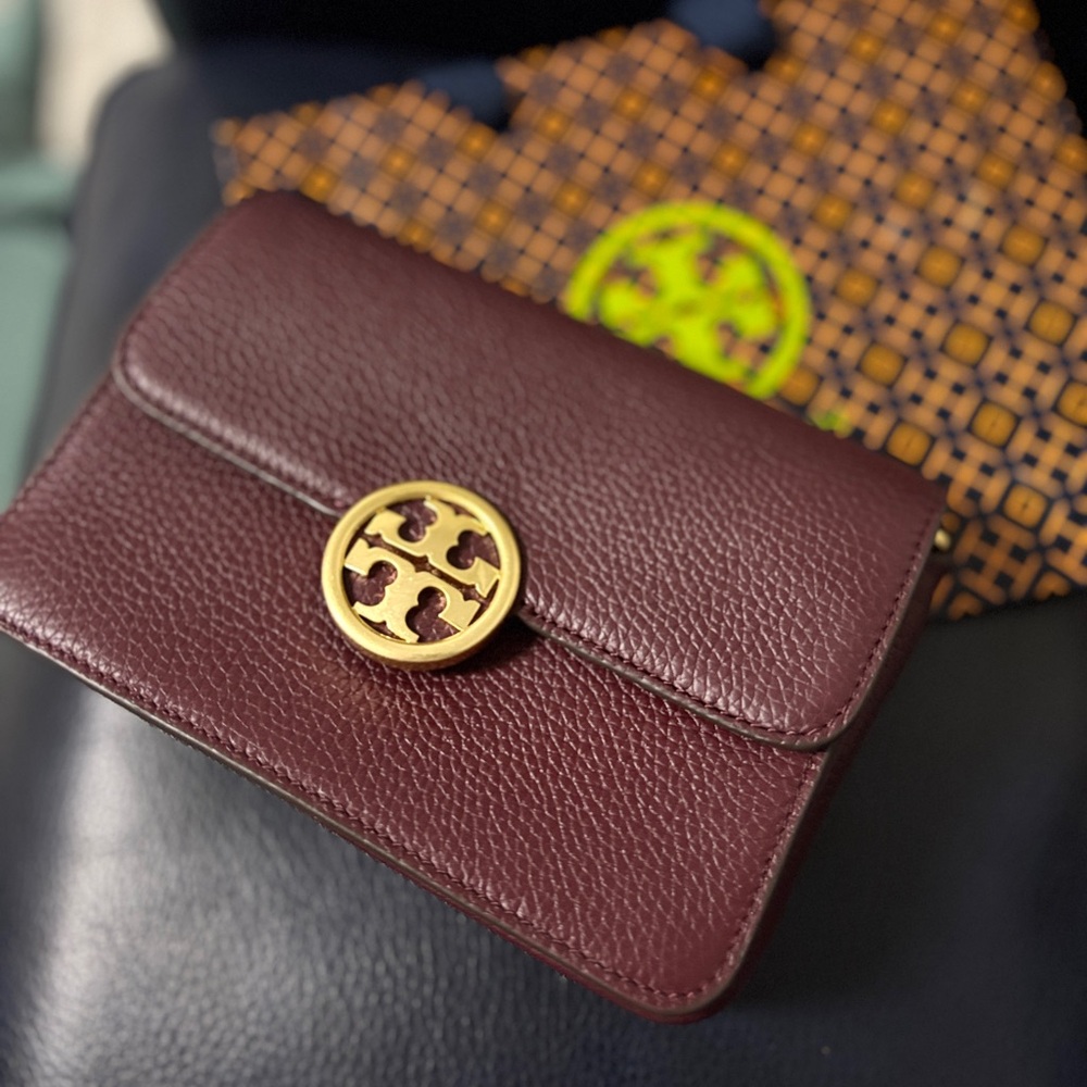 New Tory Burch Olivia Pebbled Leather Bag (Color: Claret)